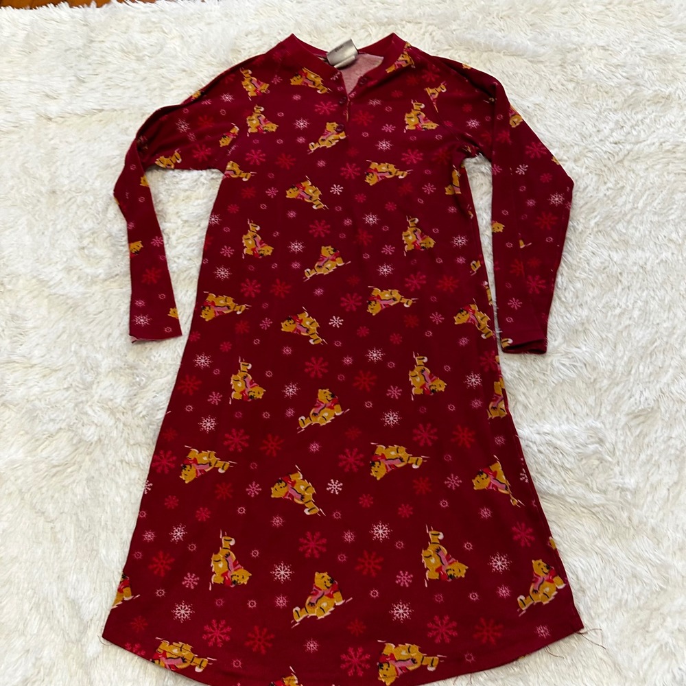Disney Store Winnie the Pooh Sleepshirt Nightgown‎ Red Snowflake Kids Medium VTG